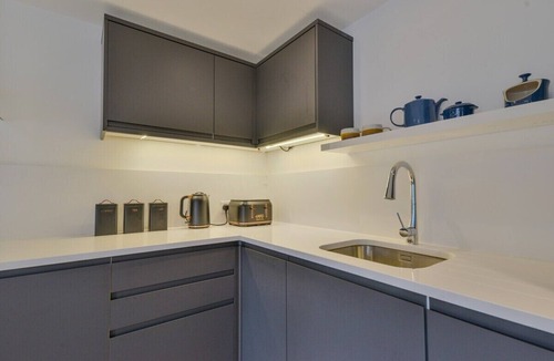 St Albans Apartment | 10% OFF Weekly Special Couples Leisure Sleeps 2