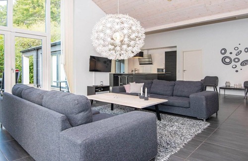 Øksenmølle House | 10 person holiday home in Ebeltoft