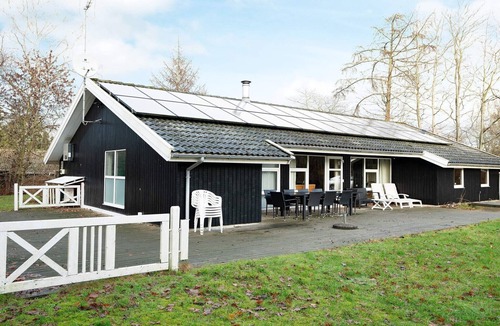 Udsholt Sand House | 10 person holiday home in Græsted