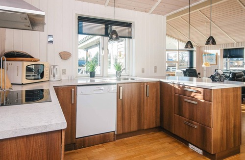 Falen House | 10 person holiday home in Hemmet