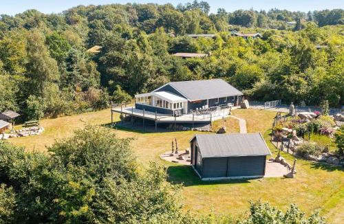 Hoeve Strand House | 10 person holiday home in Fårevejle-By Traum