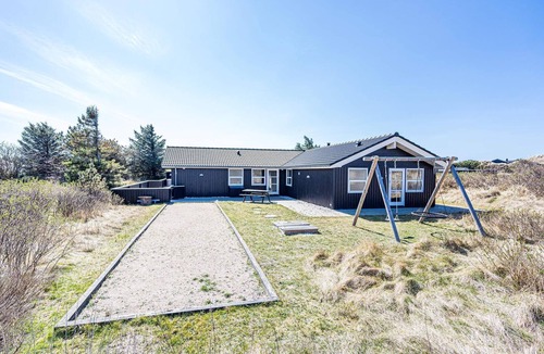 Henne Strand House | 10 person holiday home in Henne
