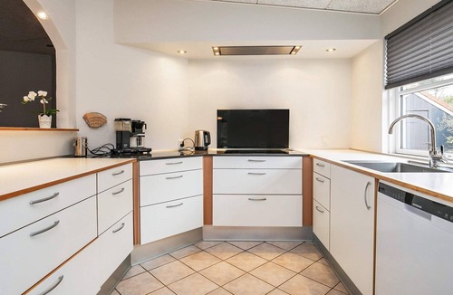 Humble House | 10 person holiday home in Humble