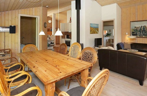 Bratten Strand House | 10 person holiday home in Jerup