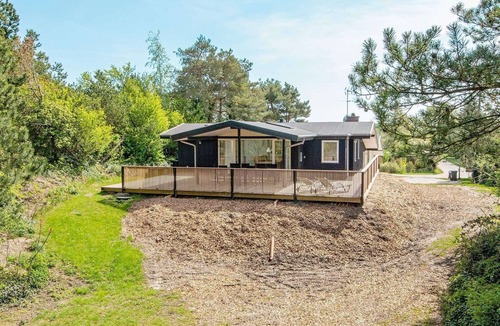 Skødshoved Strand House | 10 person holiday home in Knebel