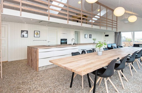 Ronde House | 10 person holiday home in Rønde-By Traum