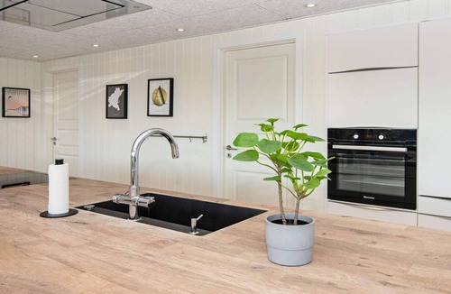 Ronde House | 10 person holiday home in Rønde-By Traum