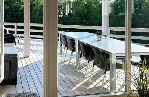 Pøt Strandby House | 10 person holiday home in Juelsminde-By Traum