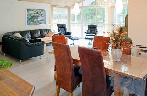 Lodbjerg Hede House | 10 person holiday home in Ringk bing