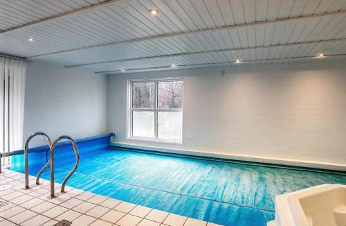 Udsholt Sand House | 10 person holiday home in Græsted