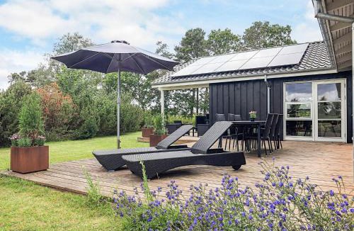 Haslevgarde House | 10 person holiday home in Hadsund