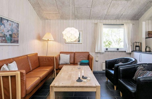 Hou House | 10 person holiday home in Hals