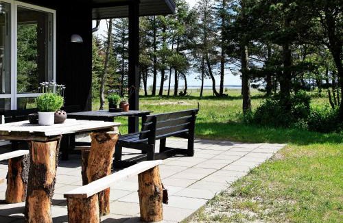 Mosevra House | 10 person holiday home in Oksb l