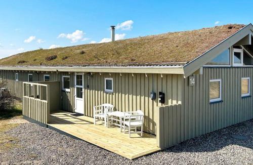 Grønhøj House | 10 person holiday home in L kken