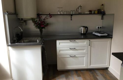 Rochefort-en-Terre Apartment | 10 Porte Cadre