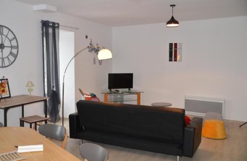 Mauleon Apartment | 10 rue du renard