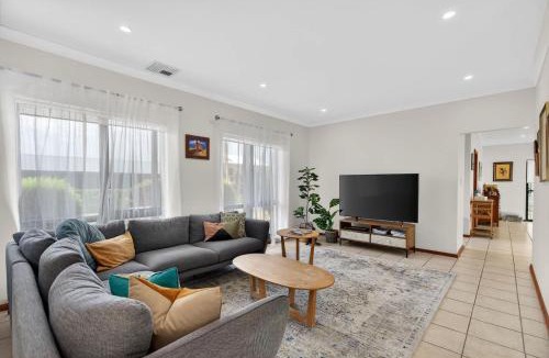 Hayborough House | 10 Rupara - Linen Included