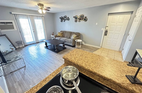 Franklin Apartment | 10 Sanctuary - w/washer drier