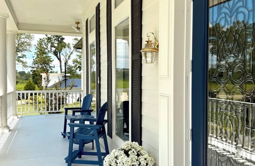 Oakhurst House | 10 Serene Acres: Your Perfect Micro Wedding Escape