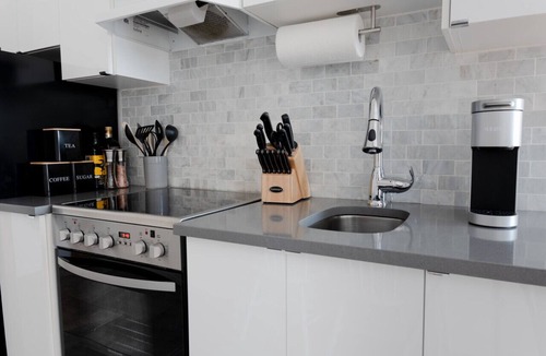 Plateau Mont Royal Apartment | #10 - Studio/Plateau/St-Denis/SelfCheck-In/AC/TV