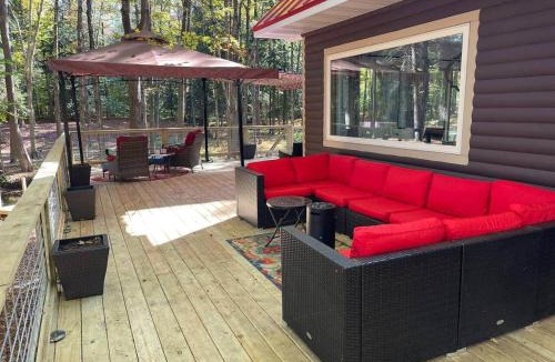 Hesperia House | 100-Acre Luxury, Dog-Friendly, Sleeps 10