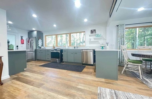 Hesperia House | 100-Acre Luxury, Dog-Friendly, Sleeps 8-10