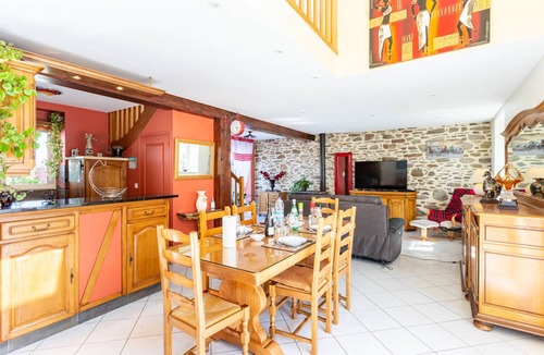 Saint-Meloir-des-Ondes House | 100 m² House ∙ 2 bedrooms ∙ 5 guests