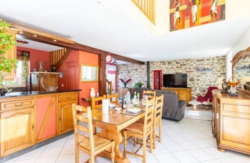 Saint-Meloir-des-Ondes House | 100 m² House ∙ 2 bedrooms ∙ 3 guests