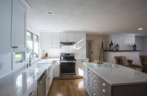 Skaneateles House | 100' Level Lakefront Beach