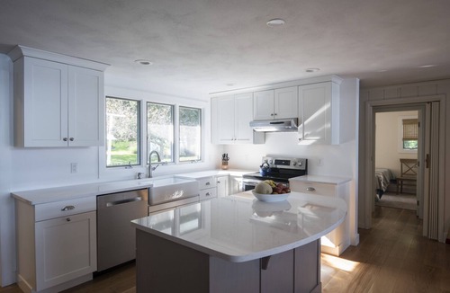 Skaneateles House | 100' Level Lakefront Beach