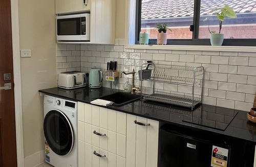 Noraville Bed & Breakfast | 100 - Lovely self contained 2 beds unit