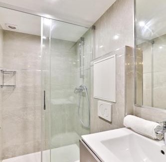 Quartier Sainte-Avoye Apartment | 100 - Luxury 2 Bedroom - Beaubourg Marais
