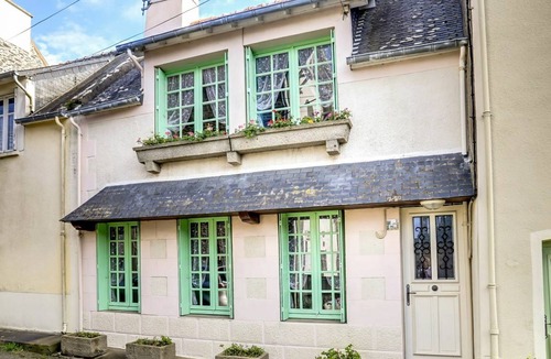 Cancale Other | 100 m² Accommodation ∙ 2 bedrooms ∙ 6 guests
