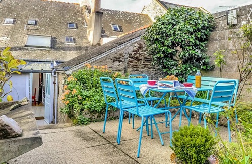 Cancale Other | 100 m² Accommodation ∙ 2 bedrooms ∙ 6 guests