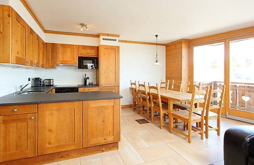 Saint-Pierre-de-Clages Apartment | 100 m² Apartment ∙ 3 bedrooms ∙ 6 guests