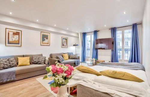 Quartier des Grandes-Carrieres Apartment | 100 m² Apartment ∙ 5 bedrooms ∙ 15 guests