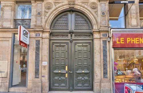 Quartier des Grandes-Carrieres Apartment | 100 m² Apartment ∙ 5 bedrooms ∙ 15 guests