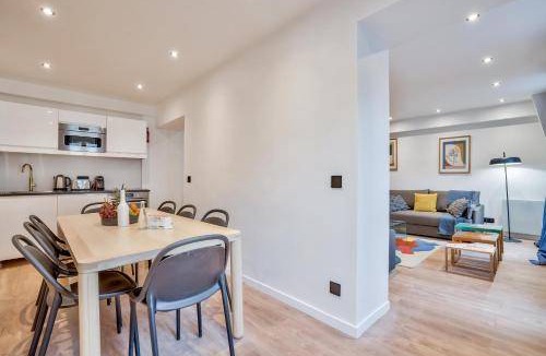 Quartier des Grandes-Carrieres Apartment | 100 m² Apartment ∙ 5 bedrooms ∙ 15 guests