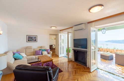 Municipality of Dubrovnik Apartment | 100 m² Apartment ∙ 3 bedrooms ∙ 7 guests