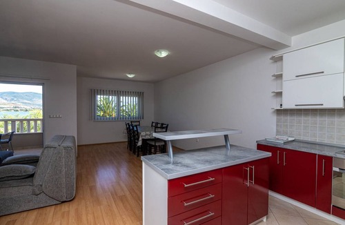 Municipality of Trogir Apartment | 100 m² Apartment ∙ 3 bedrooms ∙ 6 guests