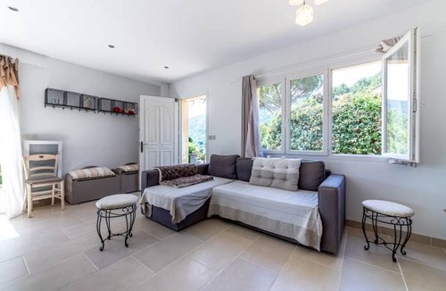 Gravieres House | 100 m² House ∙ 3 bedrooms ∙ 4 guests