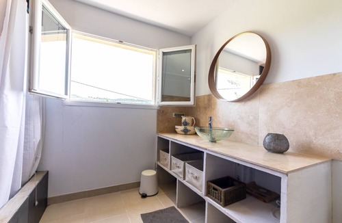 Gravieres House | 100 m² House ∙ 3 bedrooms ∙ 6 guests