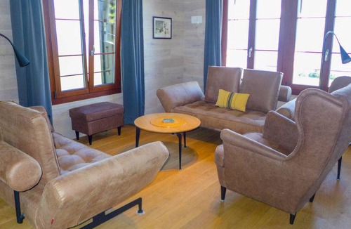 Bullet House | 100 m² House ∙ 3 bedrooms ∙ 6 guests