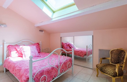 Saint-Germain House | 100 m² House ∙ 3 bedrooms ∙ 8 guests
