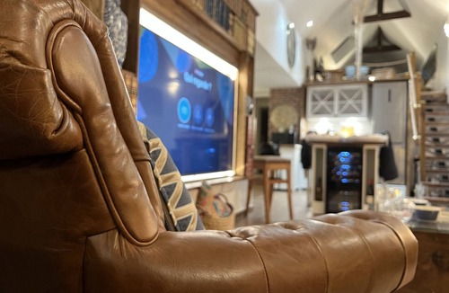 Saint-Jean-sur-Mayenne Bed & Breakfast | 100 m2 loft with private Jacuzzi