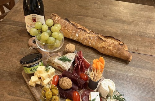 Saint-Jean-sur-Mayenne Bed & Breakfast | 100 m2 loft with private Jacuzzi