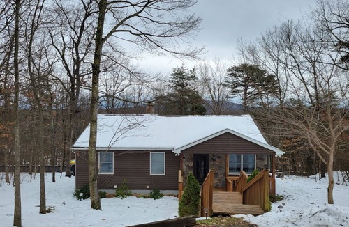 Mount Jackson House | 100 Maple at Bryce Resort: Sauna, Games & Firepit!