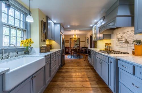 Weston House | 100 percent Private! Pool, Views, Skiing, Theatre!