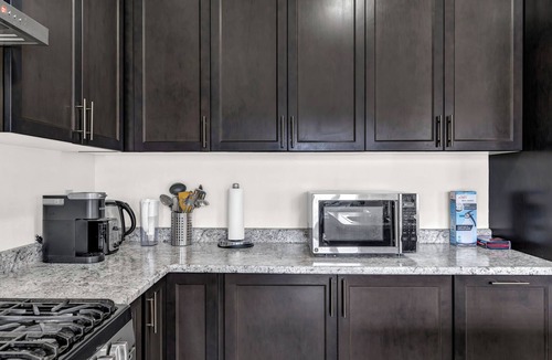 Woodstock House | 100% Privacy ~Bright 4BR ~Office Space ~Peaceful