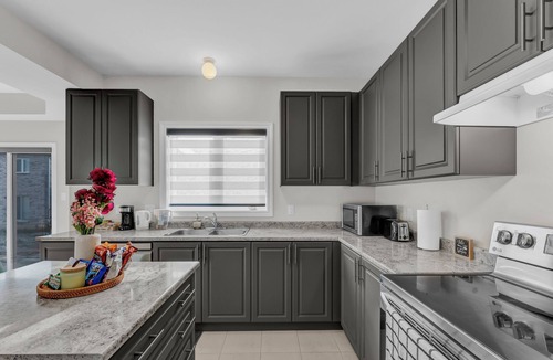 Thorold House | 100% Private and Spotless ~Fresh Linens ~New House
